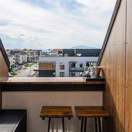 Mountain View - Bathtub - Underground Parking Apartment Brasov