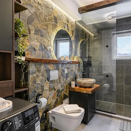 Mountain View - Bathtub - Underground Parking