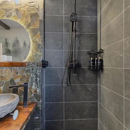 Mountain View - Bathtub - Underground Parking Apartment Brasov