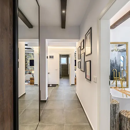 Mountain View - Bathtub - Underground Parking Apartment